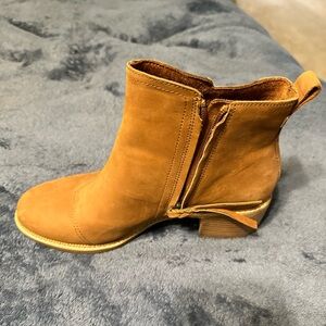 Tom’s brown booties - never worn